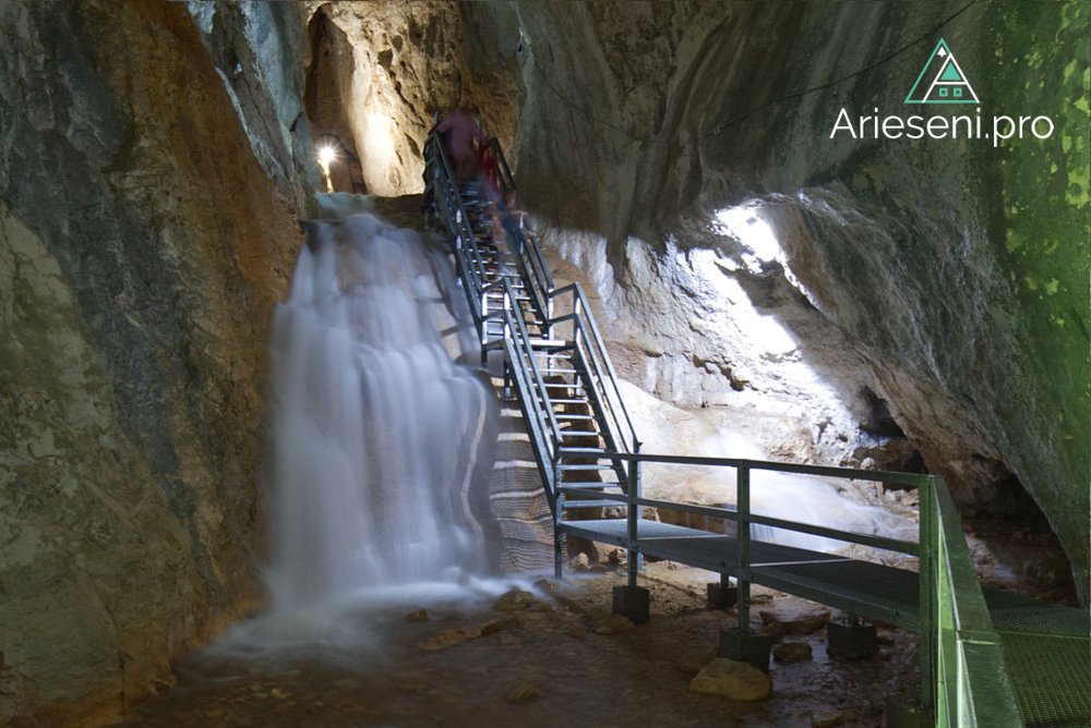 Pestera lui Ionele langa Cabana KayLuna, Matisesti, Muntii Apuseni, Alba