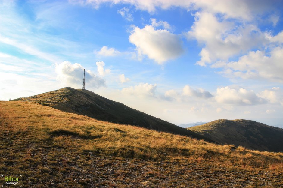 Varful Bihor (Cucurbata Mare), cel mai inalt varf din Muntii Apuseni, excursie din Cabana KayLuna