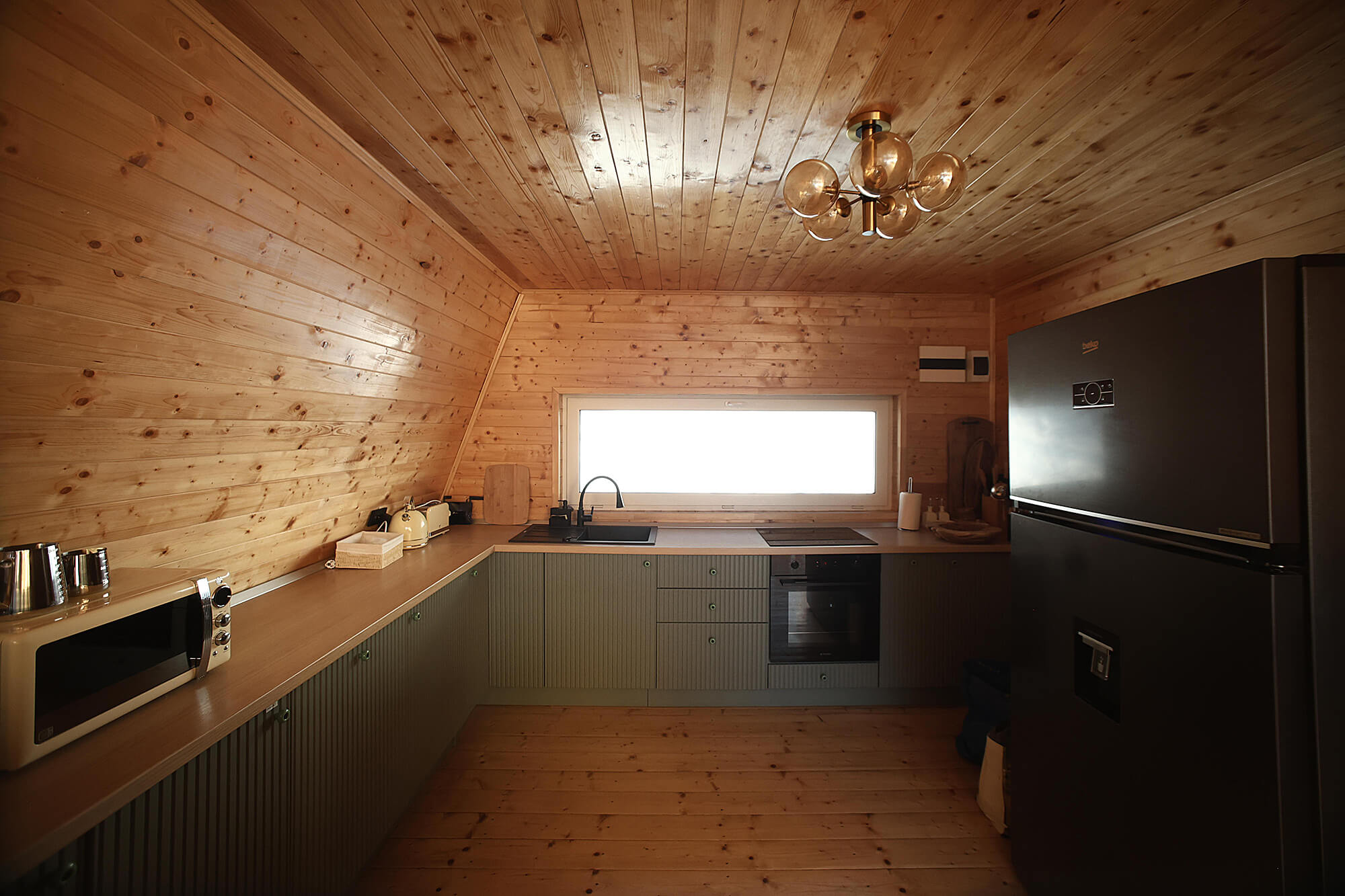 Vedere panoramica la Cabana KayLuna, cabana A-Frame in Matisesti, Muntii Apuseni (foto 23)