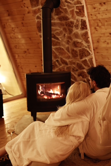 Semineu, halate si atmosfera cozy in interiorul Cabanei KayLuna